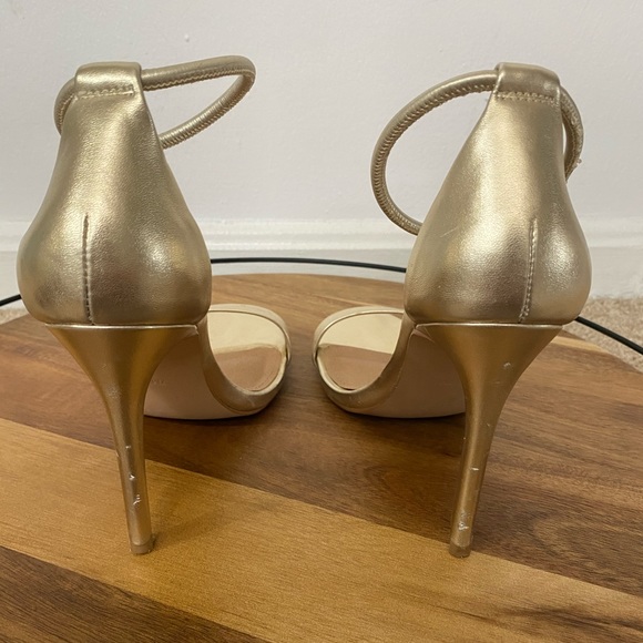 Amazing Gold Steve Madden Pumps - Picture 2 of 3
